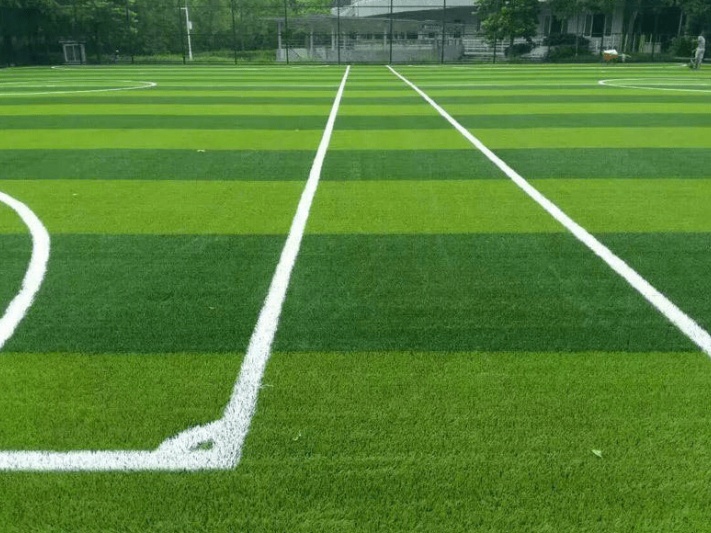 人造草坪足球场单次保养费用解析